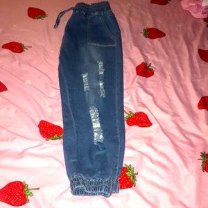 Brand new “chic me” Ripped Capri Jeans